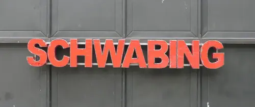 Artikelbild des Artikels “Großbuchstaben - SCHWABING auf Metallrahmen Höhe ca. 50cm. “